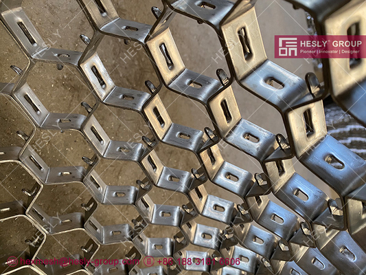 Китай Китайский поставщик шестигранной сетки ss310 из нержавеющей стали шестигранная сталь толщина 2,0 мм, высота 19 мм стандартный размер 3x10' поставщик