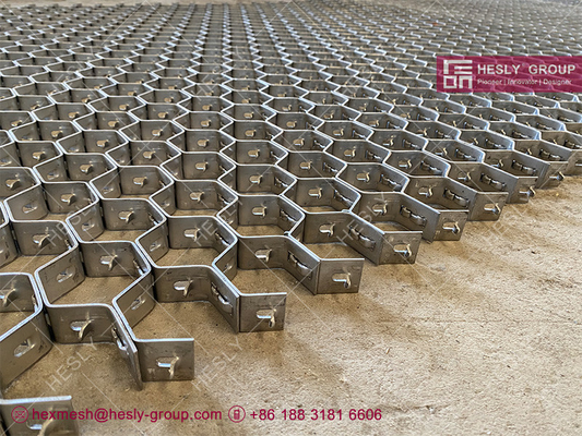 Китай ST37 Углеродистая сталь для цементной промышленности. 2,0х20мм полосы. 50мм шестиугольная сетка. поставщик