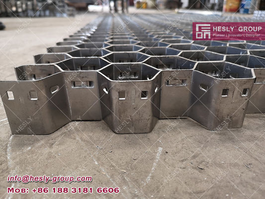 Китай Китайский поставщик шестигранной сетки ss310 из нержавеющей стали шестигранная сталь толщина 2,0 мм, высота 19 мм стандартный размер 3x10' поставщик