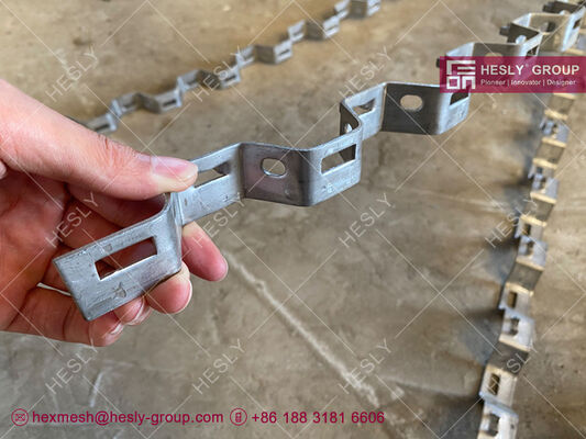 Шестерничная сетка AISI410 с круглыми отверстиями 8 мм. 20 мм высотой х 2 мм толщиной. 500х500 мм. Рефрактерная обшивка. поставщик